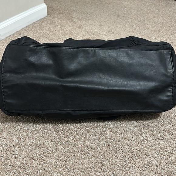 Lululemon - Picture 10 of 10